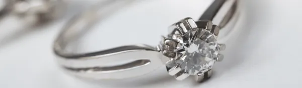 Le rachat de bijoux en argent et plaqué or, c’est possible, même à distance !