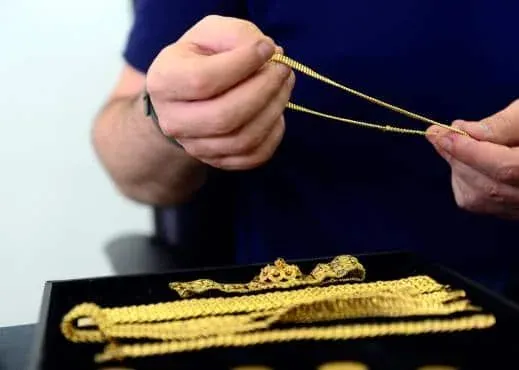 Hausse de l’or : les Nivernais vendent leurs bijoux