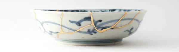 La méthode du Kintsugi : le secret pour réparer un vase fissuré !