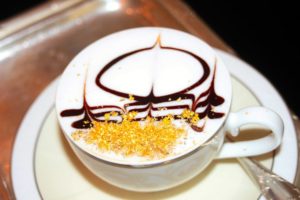 L'or culinaire en décoration de café