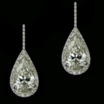 Boucles d'oreilles avec diamants en poire