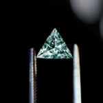 diamant vert triangulaire