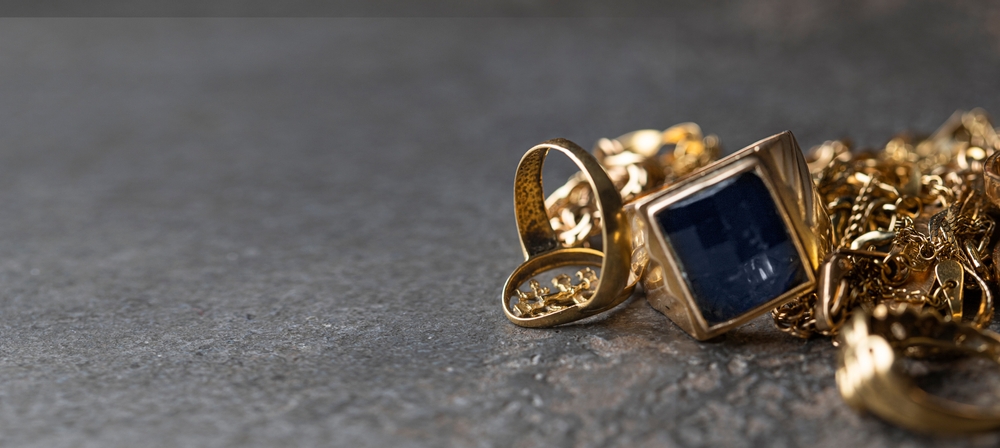 Comment éviter les rayures sur les bijoux en or ? - Or en Cash